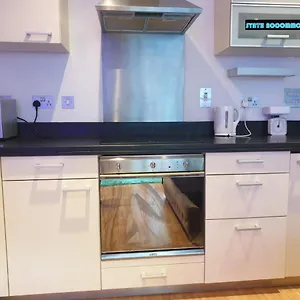 80s-retro-1bed-studio-serviced-apartment-canary-wharf.brighton-hotels-england.com/