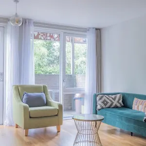 Brand New Flat With Car Park London