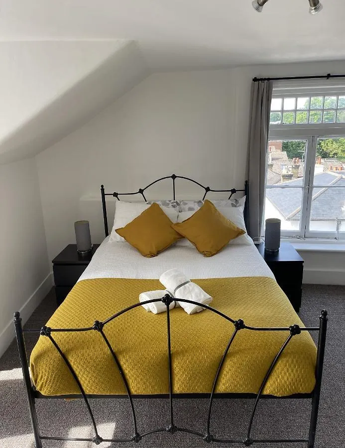 First Rate Apartment London 0*,