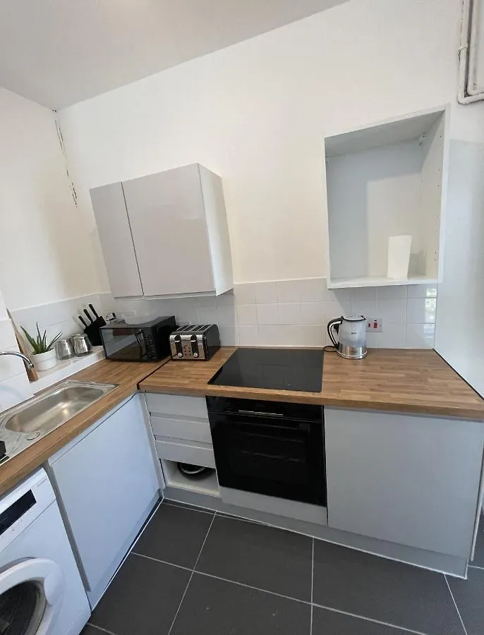 First Rate Apartment London